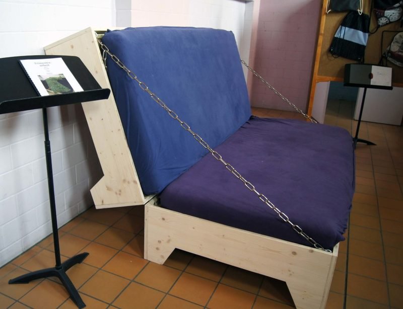 Selbst gebautes Bettsofa als Trimesterarbeit aus der 9. Klasse